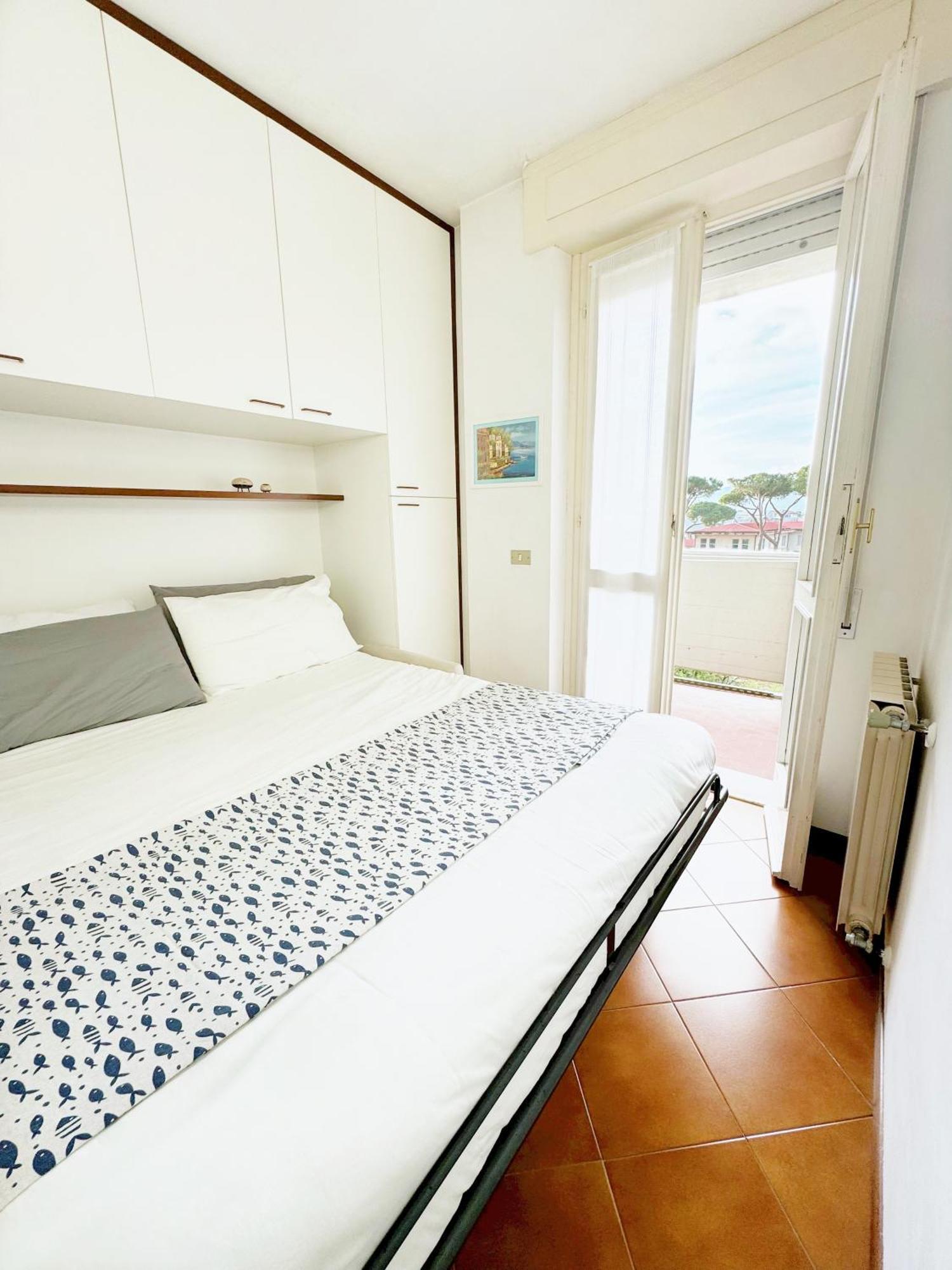 Luminoso, Versilia, Vicino Al Mare 马瑞纳迪卡拉拉 外观 照片